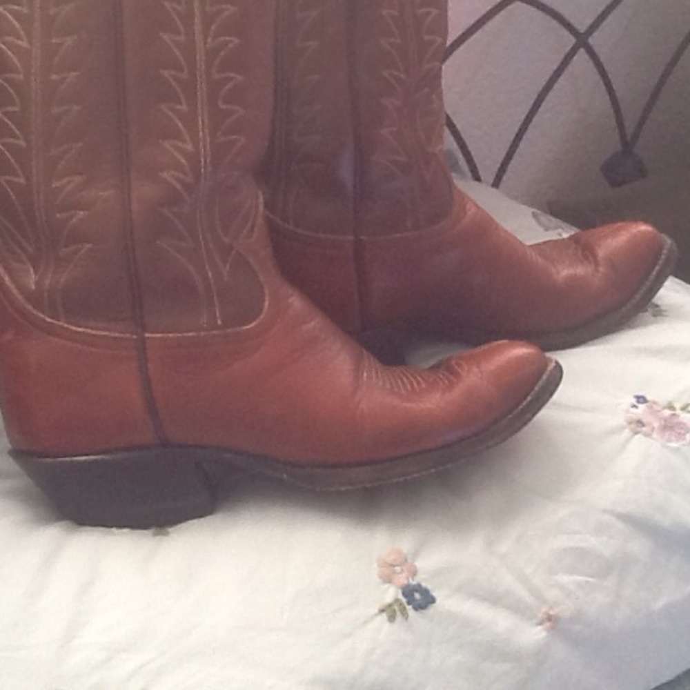 COWBOY BOOTS
